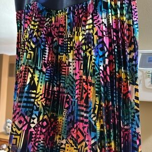 Colorful Lola skirt with pleats and a blue waistband